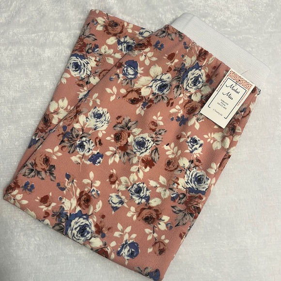 Dainty Jewells Dresses & Skirts - Custom skirt.